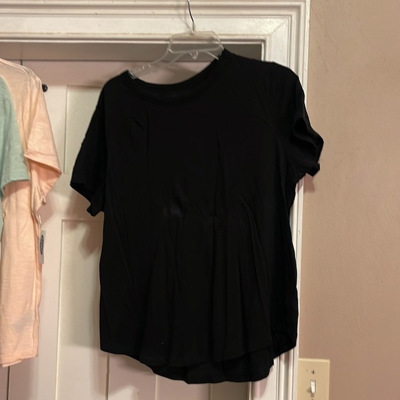 5 Old Navy shirts - 2 new with tags & 3 without tags - Picture 6 of 7